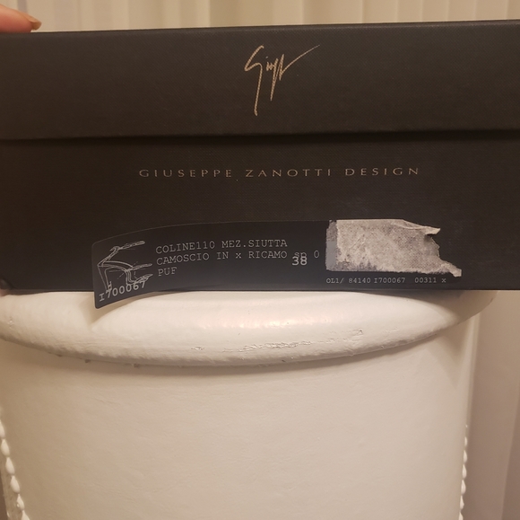 GIUSEPPE ZANOTTI Harmony Beige sz 8 - Picture 8 of 9